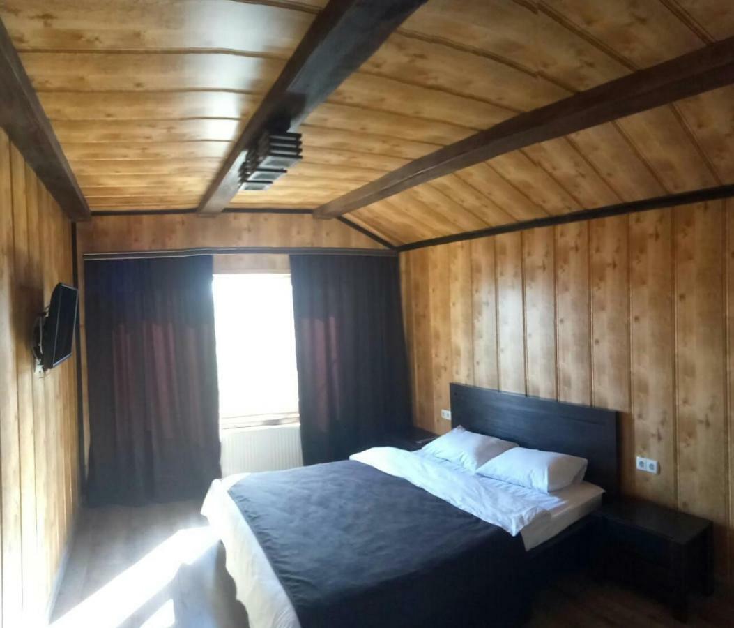 Royal House Villa Kamianets-Podilskyi Ngoại thất bức ảnh
